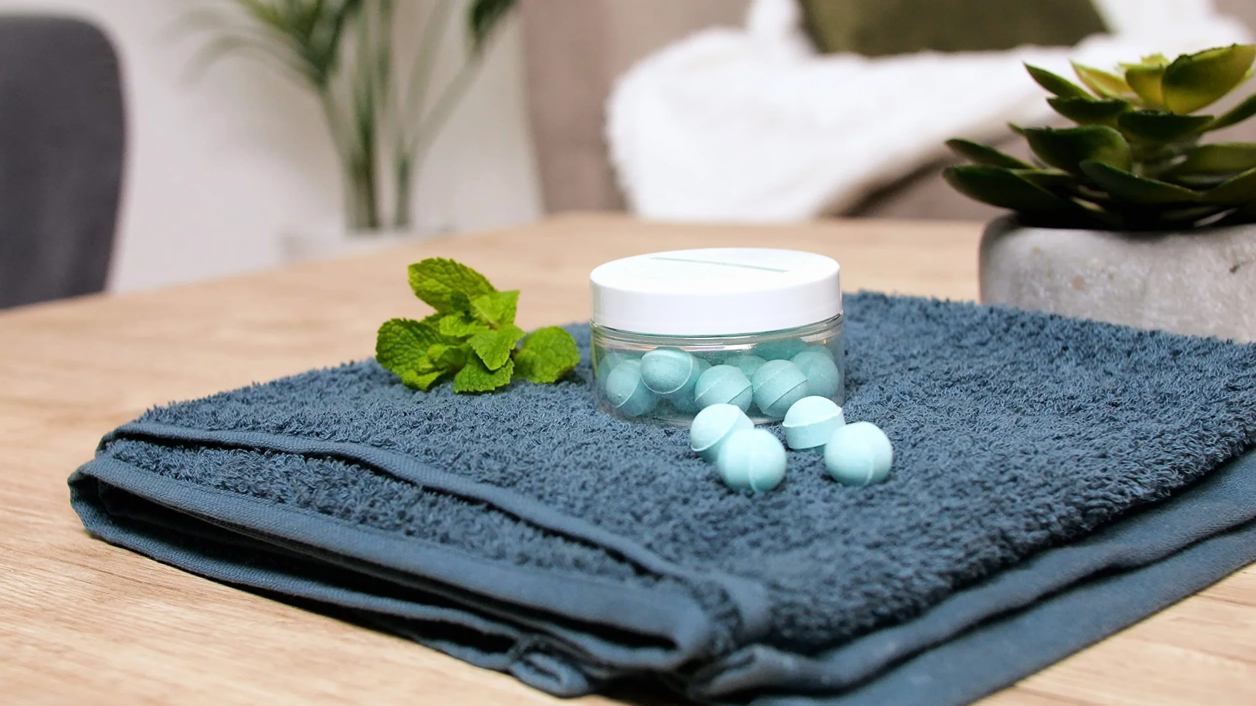 Soin Bain des Pieds PIEDS’RELAX (MENTHE) - 20 Billes Effervescentes aux Huiles Essentielles Calmantes et Rafraichissantes - France