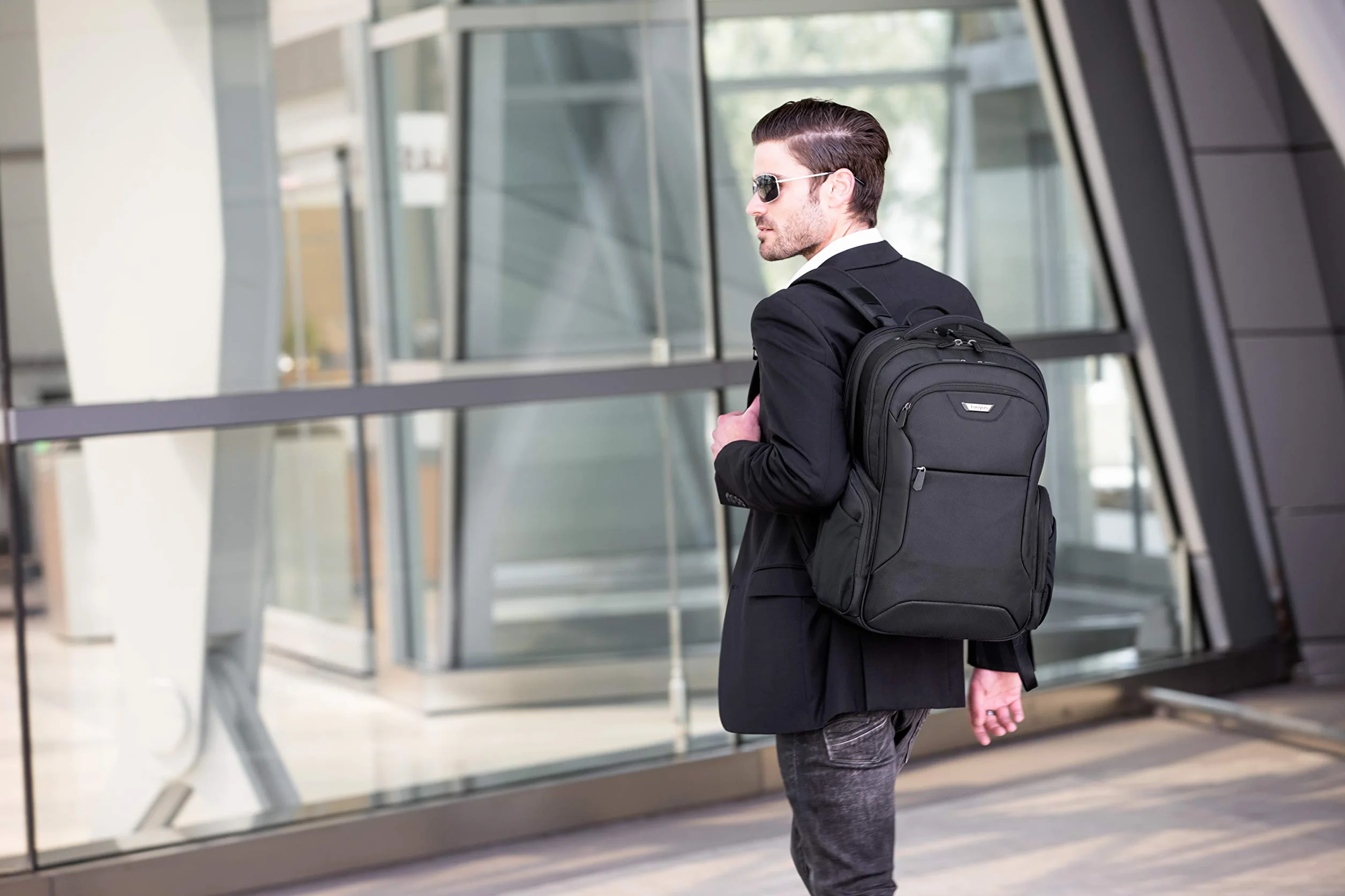 Targus CUCT02BEU Corporate Traveller Sac à Dos pour Ordinateur Portable 15,6" - Noir