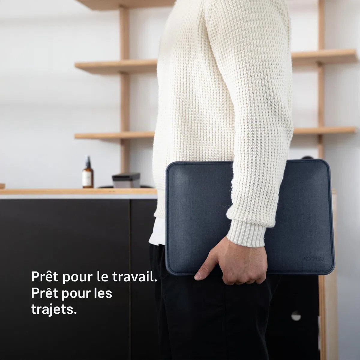 Incase Icon – Housse Woolenex – Housse de Protection Rigide Durable et légère pour MacBook Air 13" M3/M2 et MacBook Pro 13" M2/M1 2020 – Bleu Marine chiné