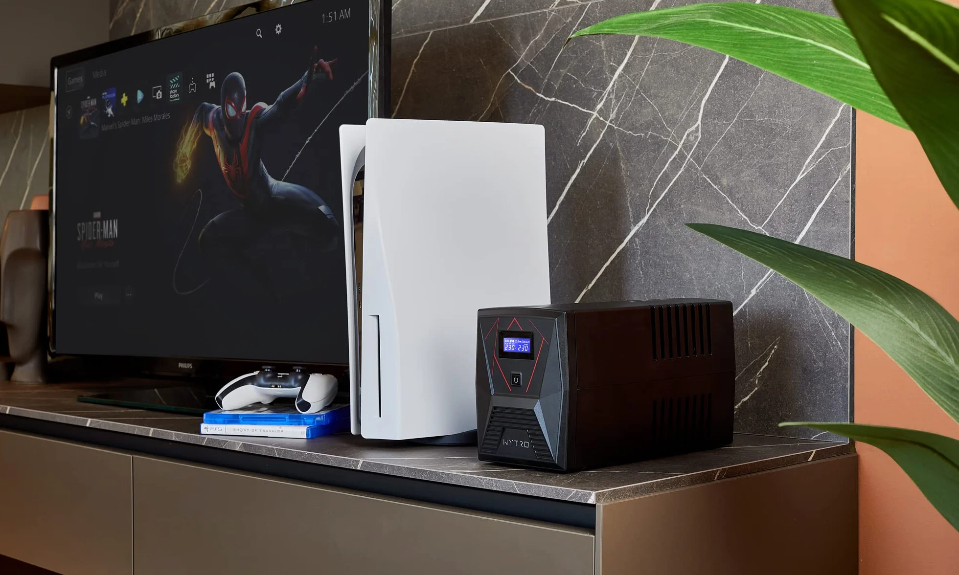 EPYC NYTRO Onduleur Sinusoïdal Pur 1500VA/900Watt UPS PC Jeu Mac Consoles 5 Prises Schuko IEC Écran LCD Line Interactive