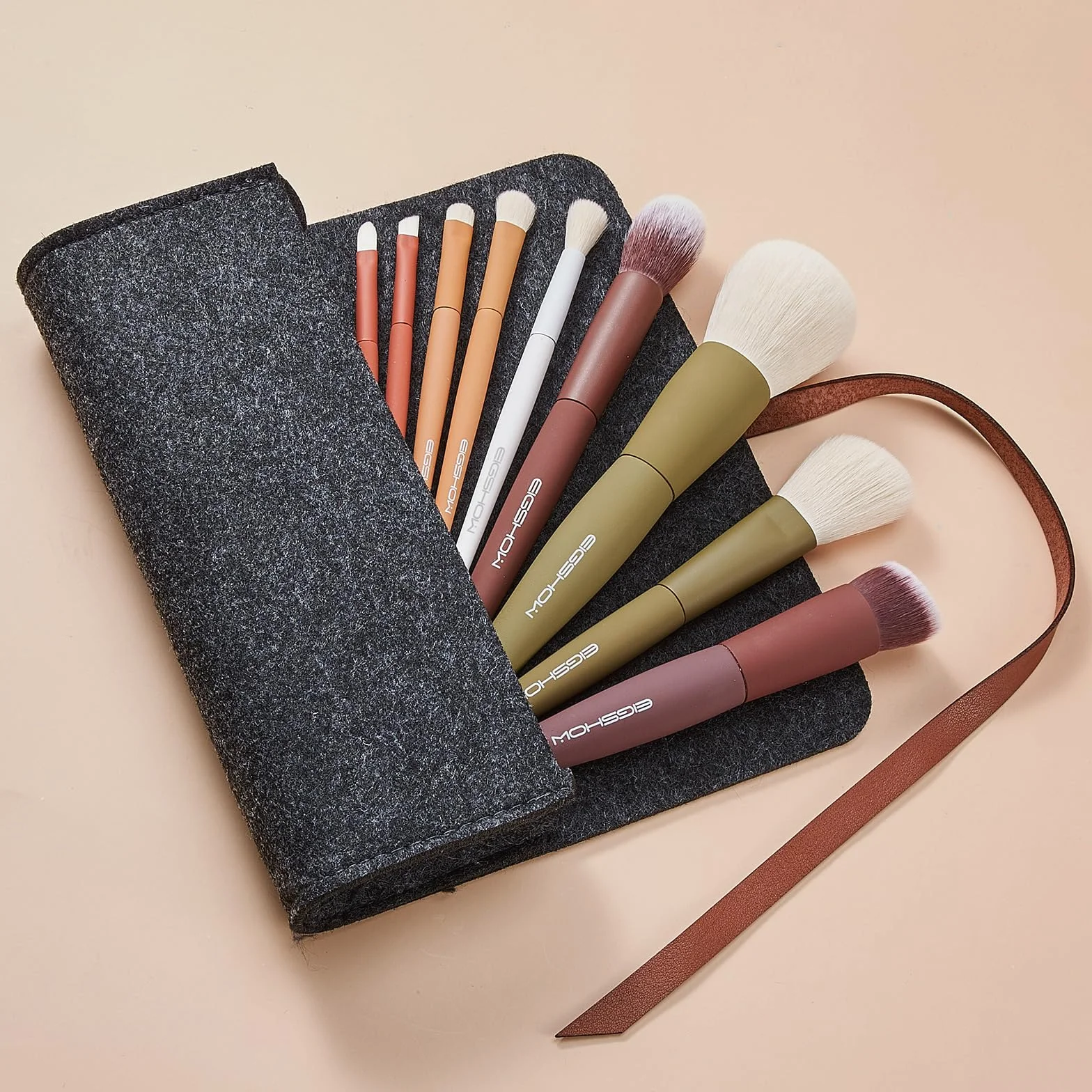 EIGSHOW Ensemble de pinceaux de maquillage de voyage 5 couleurs fibres synthétiques extra-douces