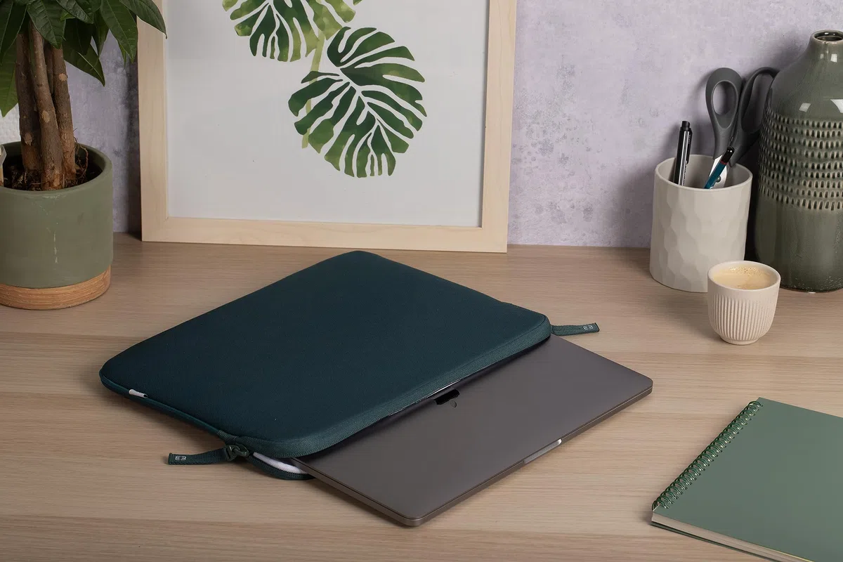 MW Housse Compatible Macbook Pro/Air 13 Basics ²Life Vert/Blanc