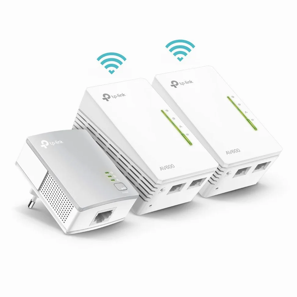 TP-Link CPL 600 Mbps + WiFi 300 Mbps Avec Ports Ethernet, Kit de 3 & Prise Intégrée, TL-PA4015P KIT