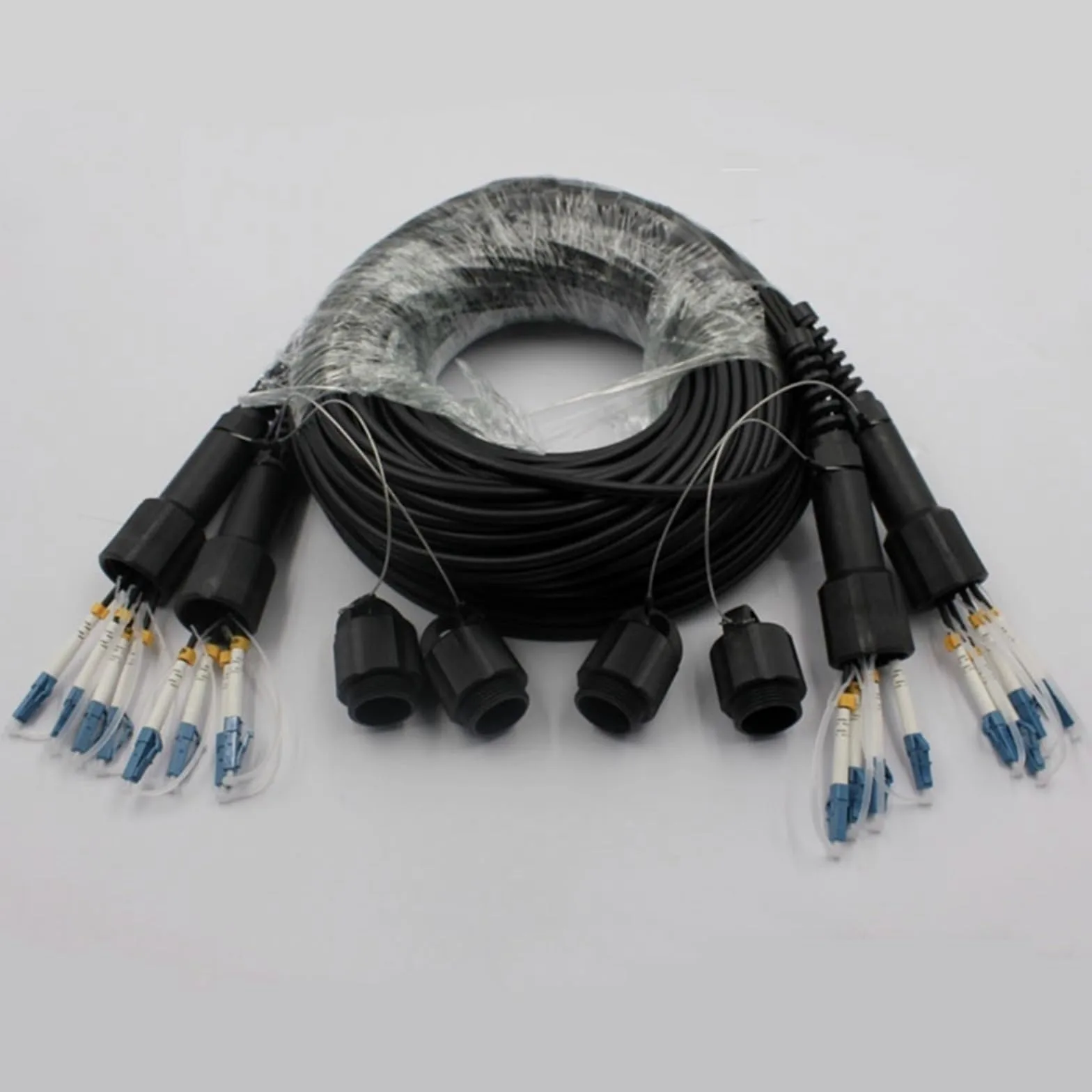 Câble de raccordement à fibre optique 8 noyaux, 150 m à 300 m, LSZH SM, noir, PDLC 8C, SC, LC, FC, ST, poli angulaire, 200 m (250 m TPU SC-SC)