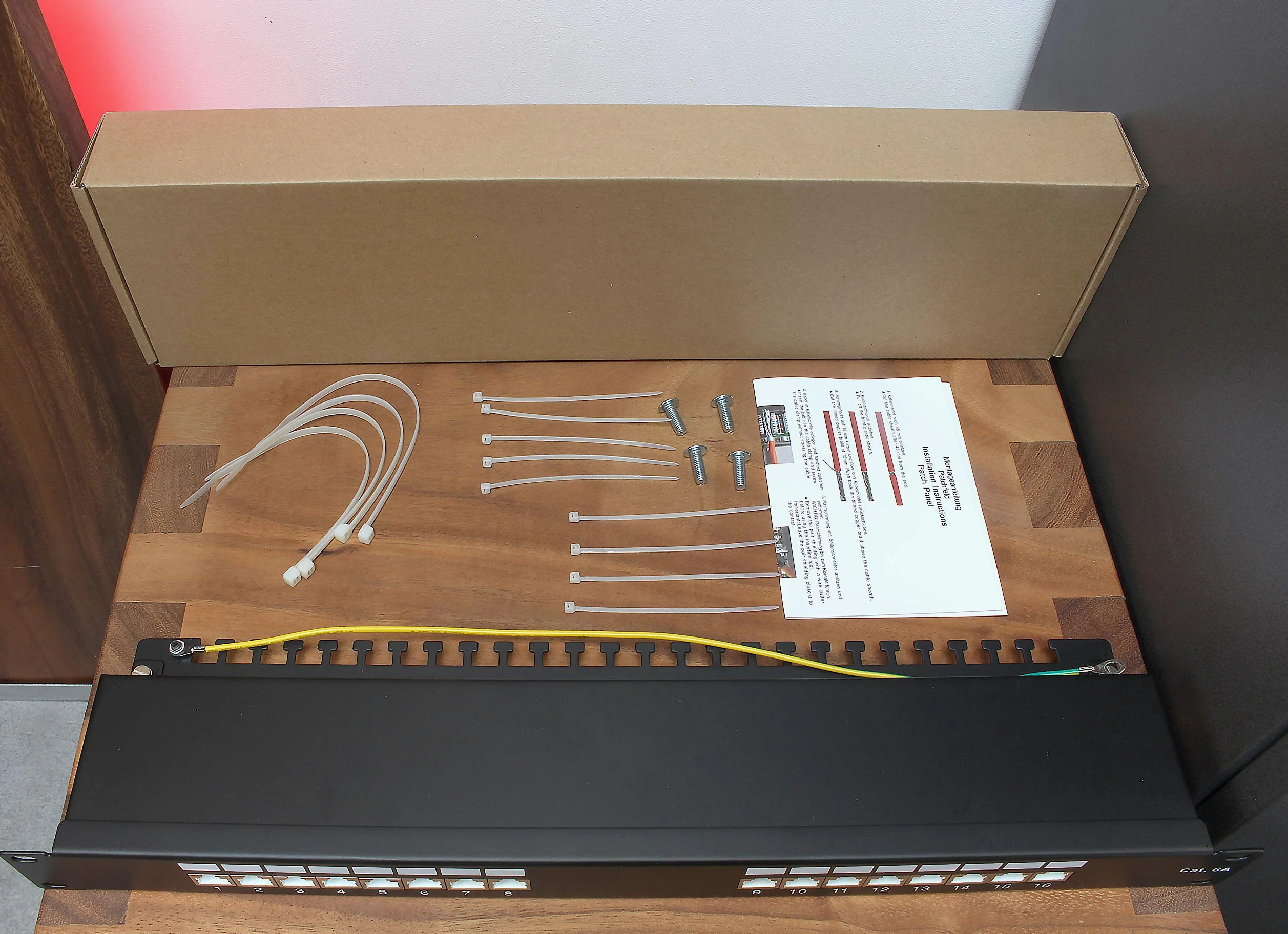 1aTTack.de 367460 Panneau de brassage CAT6a Panneau de distribution noir 16 ports Technologie de connexion LSA+ Distribution réseau - RJ45 - TIA 568 A/B - noir