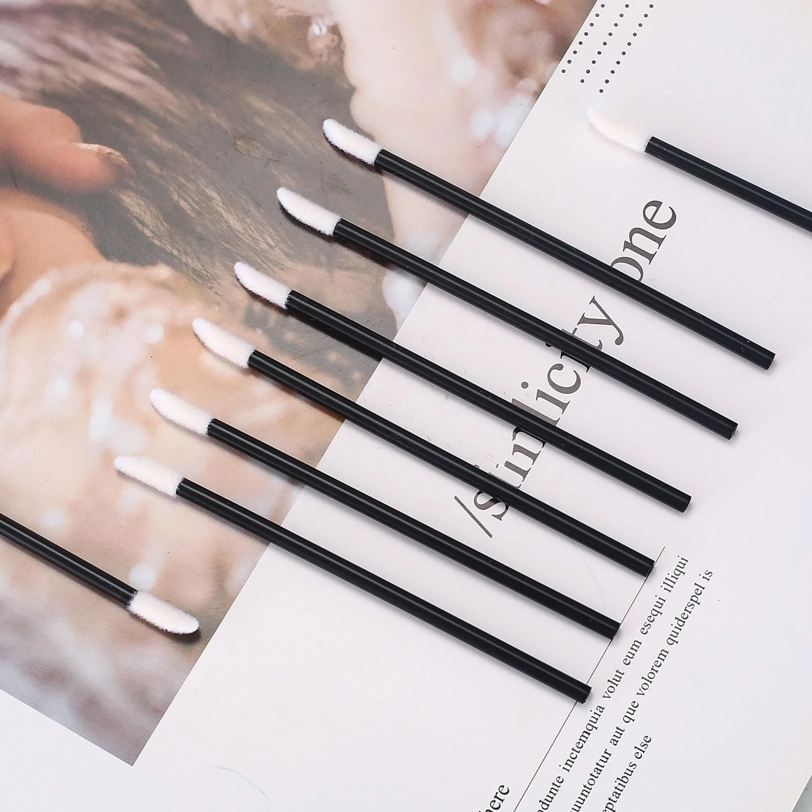 300 Pièces Pinceau à Lèvres, Applicateur de Rouge à Lèvres, Brosse à Lèvres Maquillage - Noir