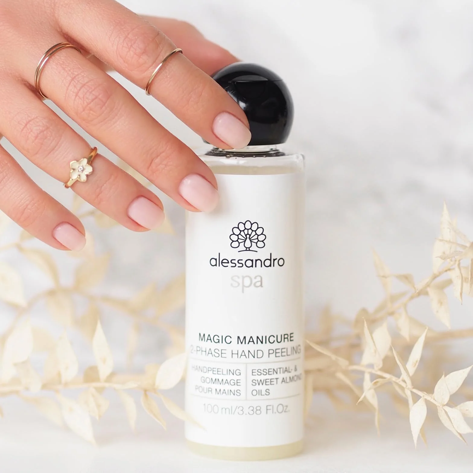Alessandro Spa Magic Manicure Gommage Biphasé à l'Huile d'Amande 100 ml