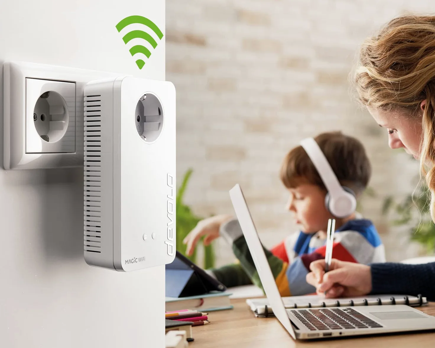 devolo Magic 2 WiFi 6 Multiroom Kit Adaptateur, WiFi Powerline - jusqu'à 2400 Mbps, Point d'accès WiFi Mesh, 4X Connexion LAN Gigabit dLAN 2.0, Blanc