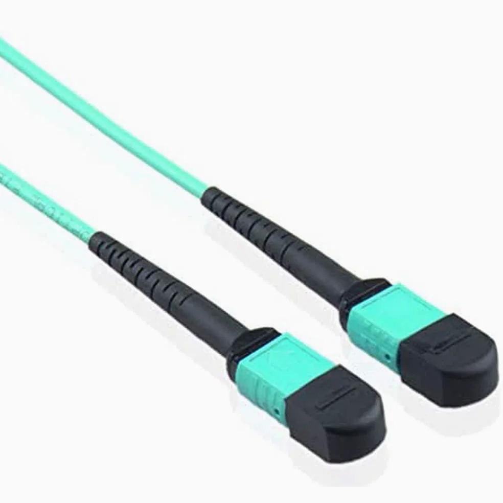 Câble patch MTP vers MTP - Fibre optique - 12 fibres femelles - 40 G/100 G/200 G/400 G - OM4 50/125 - Multimode Elite Trunk - Type B - Plenum (OFNP) - 7 m.