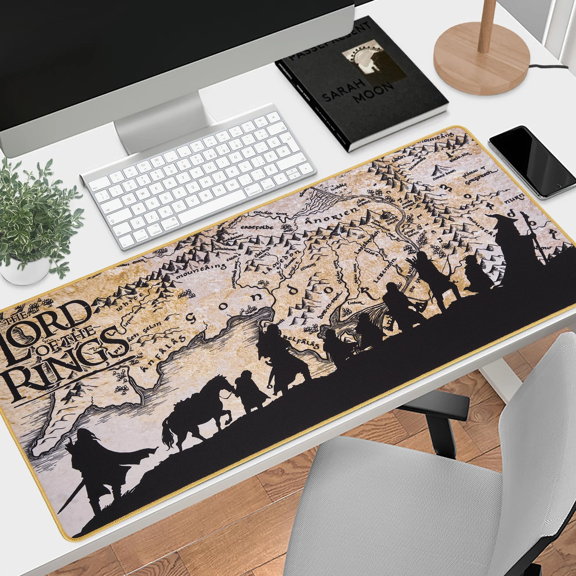 Subsonic Tapis de Souris XXL LOTR 90x40 cm, sous Main Surface Lisse Optimisée pour Capteurs, Base Antidérapante, Bords Cousus