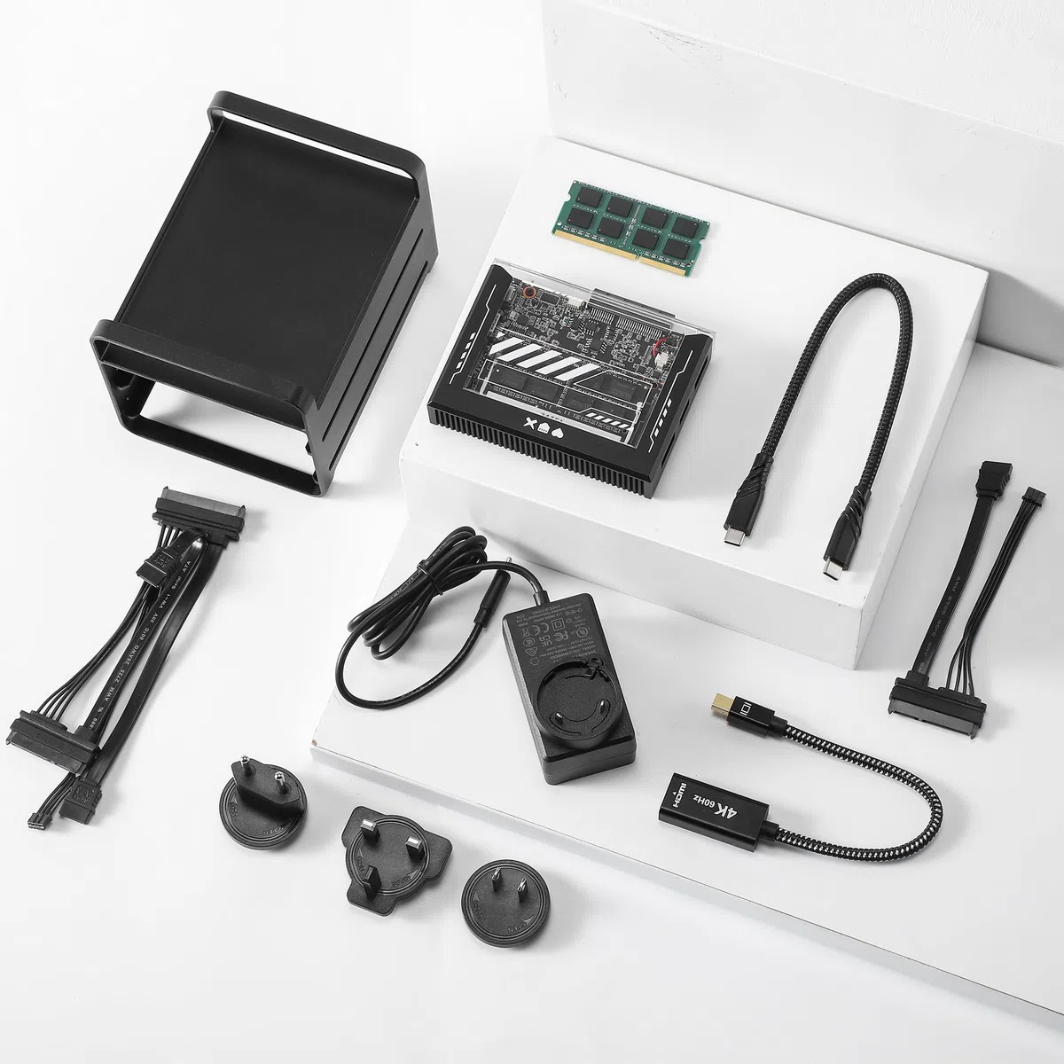 ZimaBlade X86 Serveur monocarte kit NAS DeskBuild 4 cœurs DIY NAS avec Applications en Un clic Serveur Personnel piratable avec PCIe x4, Gigabit Ethernet 4K Media Server Network Attached Storage