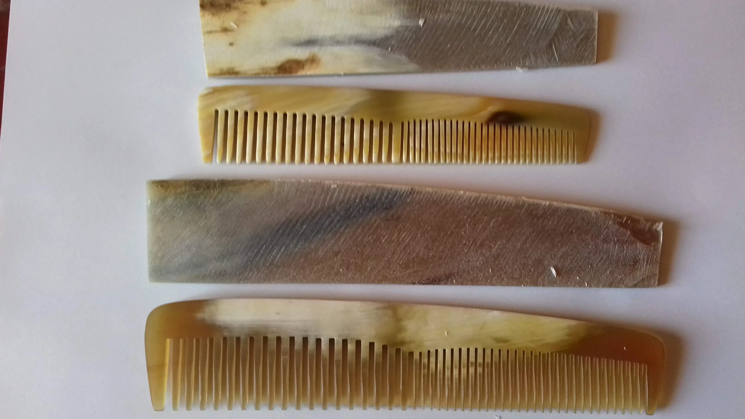 Peigne Démêloir en Corne Naturelle 16 cm