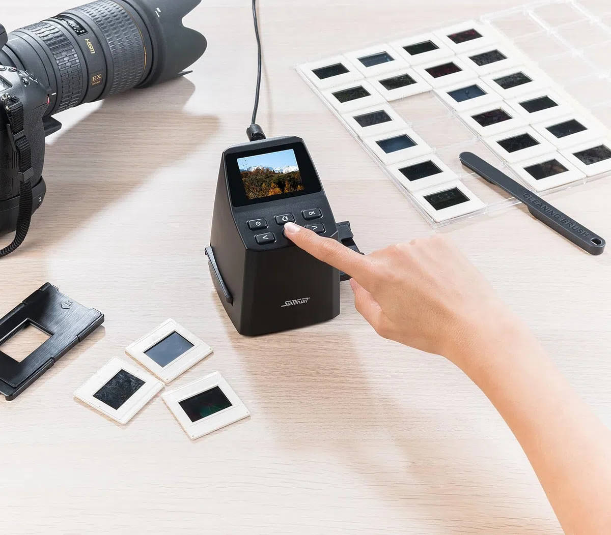 Scanner autonome 16 Mpx / 4920 dpi pour diapositives et négatifs SD-1500.dig [Somikon]