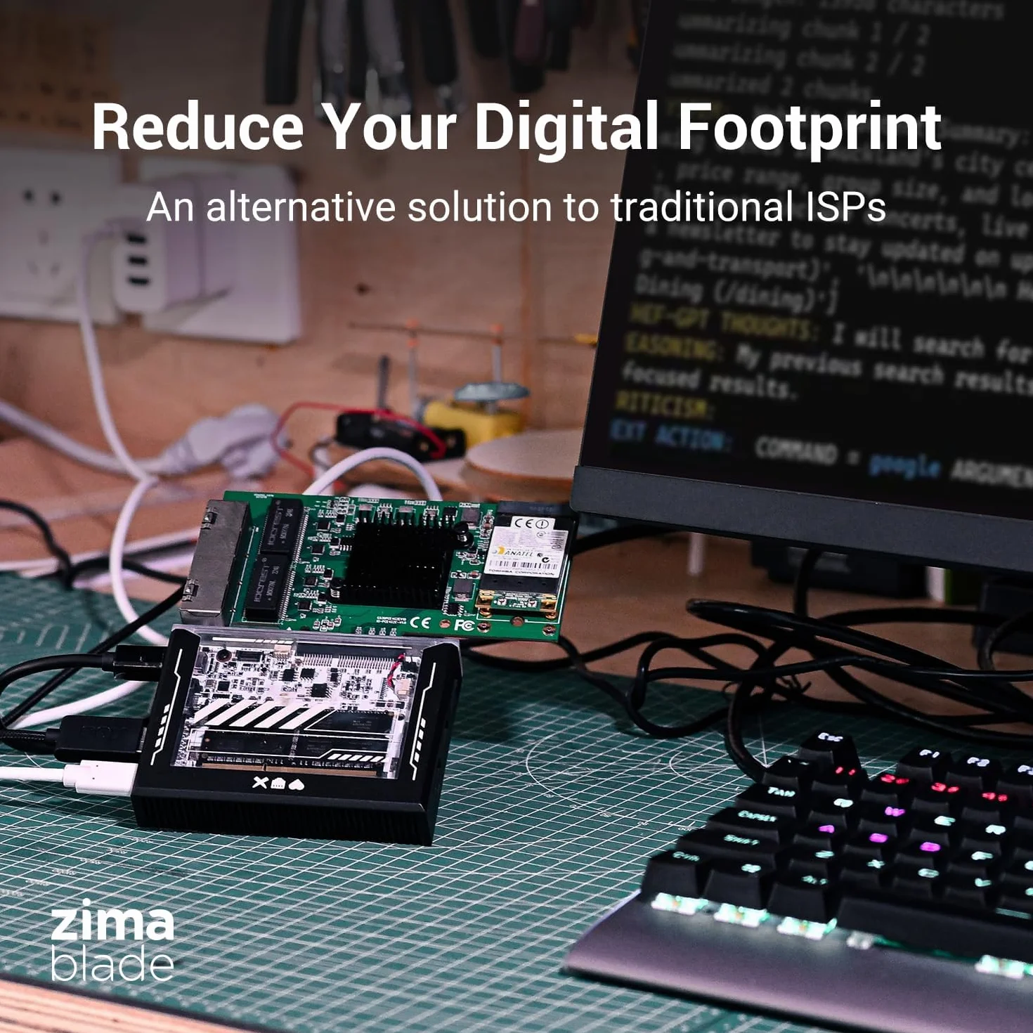 ZimaBlade 7700 Kit NAS de Poche x86 DeskBuild, Serveur Personnel 4 cœurs avec Applications en Un clic, Personnalisation Possible, PCIe x4, Ethernet Gigabit, Serveur multimédia 4K, Stockage en réseau