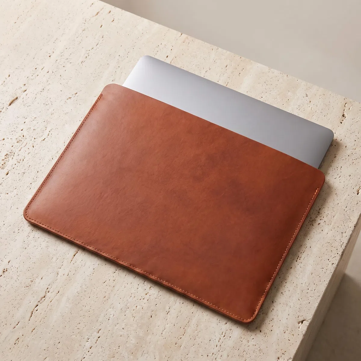Corium Housse en cuir véritable pour MacBook Air & Pro 13" Marron