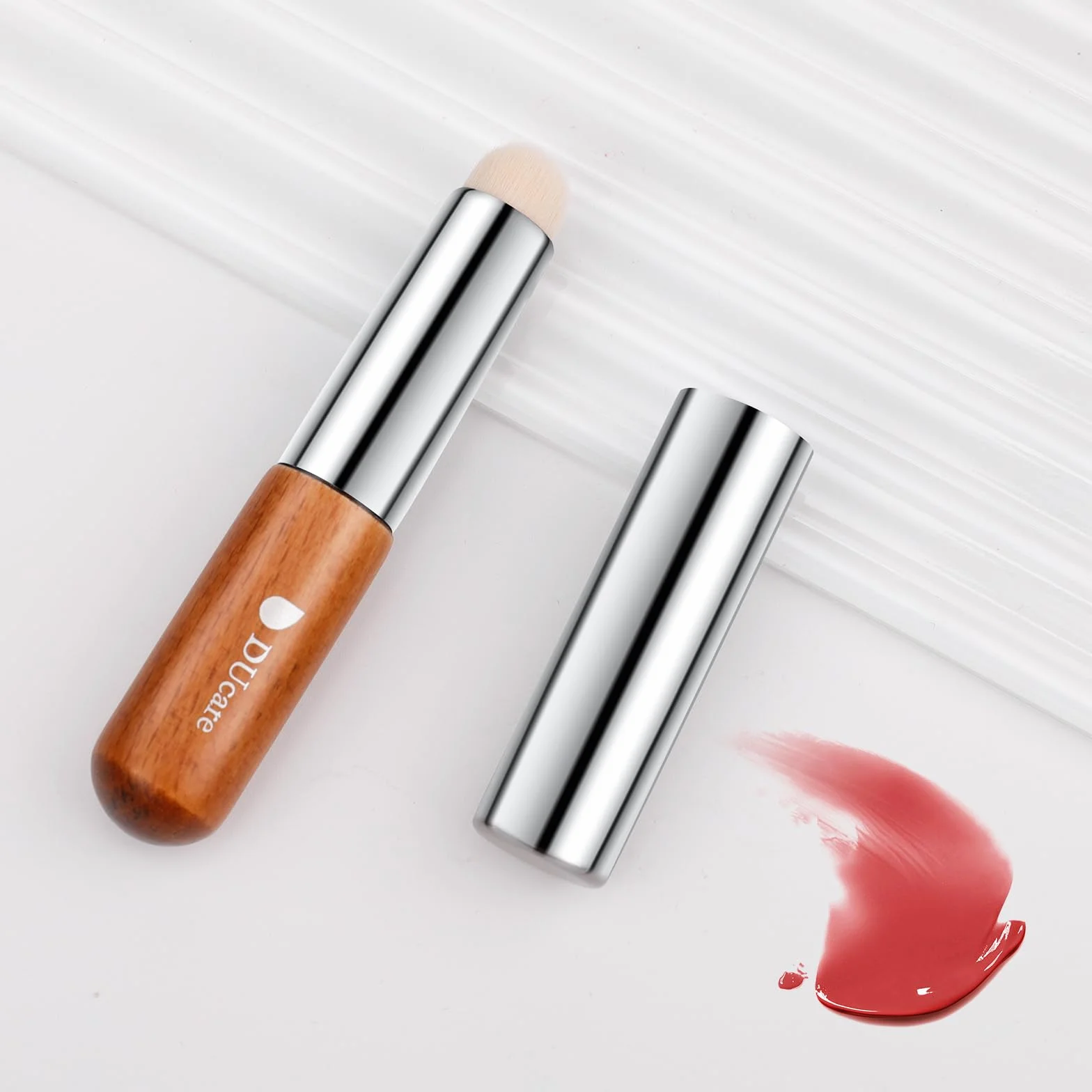 Pinceau Correcteur Multifonctionnel Anticernes Poils Fibres Rouge à Lèvres Gloss avec Capuchon