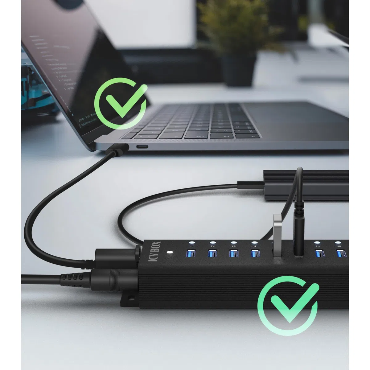 ICY Box Hub USB (17 Ports) 16 Ports USB & 1 Charge USB, USB 3.2 Gen 1 (5 Gbit/s par Port), avec Bloc d'alimentation 96 W, USB-A, Aluminium, IB-HUB1717-U3