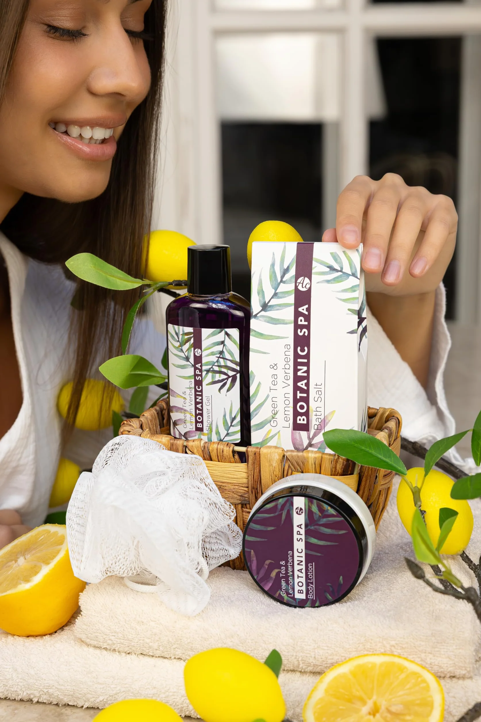 Accentra Set de bain femme Botanic SPA corbeille Kit soins 4 pcs gel douche sel de bain lotion corps éponge maillée