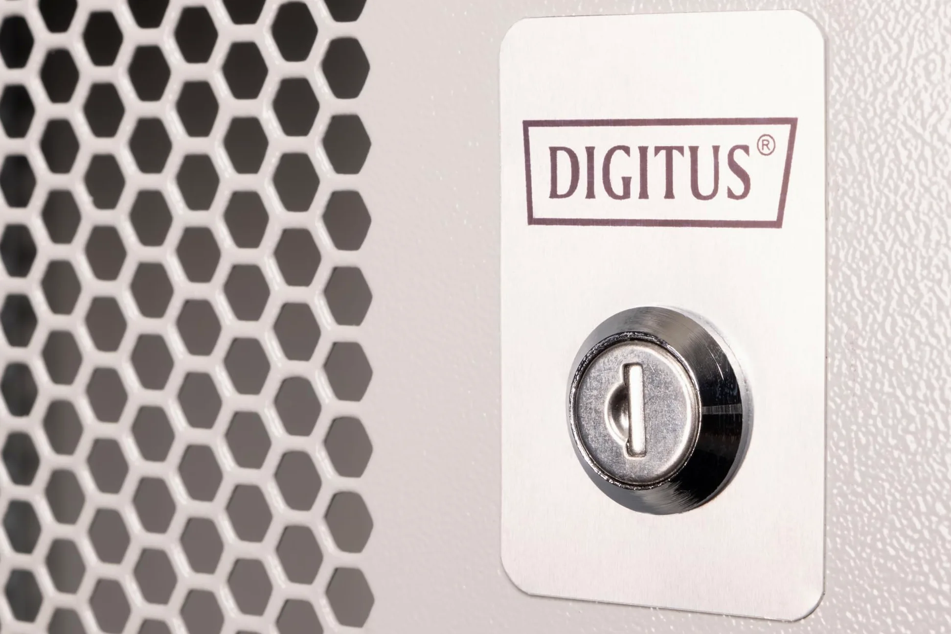 DIGITUS Armoire réseau – 19 Pouces, 12U – Non montée – Soho Pro – Gris | Profondeur 400 mm – Profondeur utile 319,25 mm – Montage mural – Capacité de charge 60 kg – Porte en acier perforé