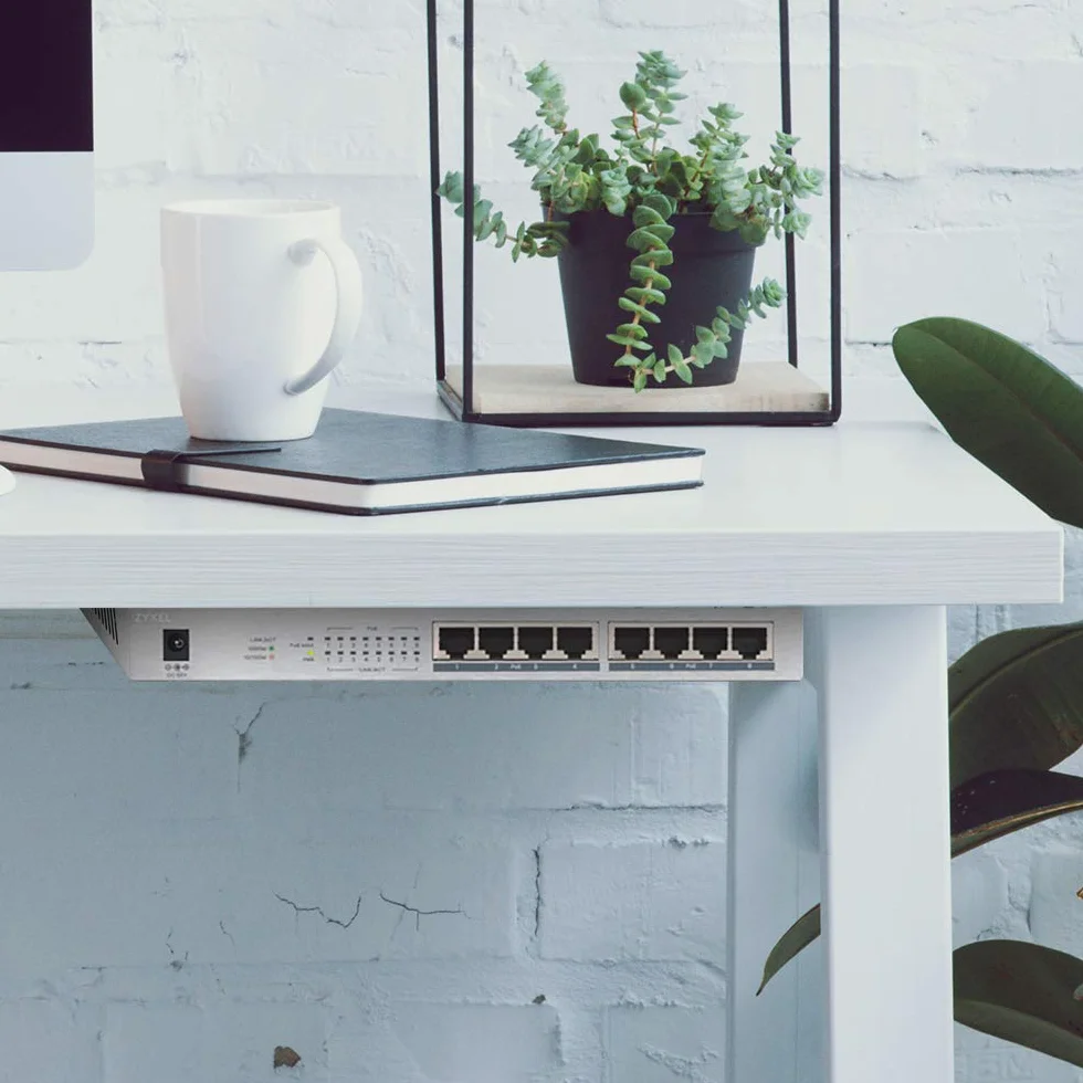 Zyxel Commutateur Gigabit Non géré 8 Ports | 8 x PoE+ avec Budget de 60 W | Prise Britannique [GS1008HP]