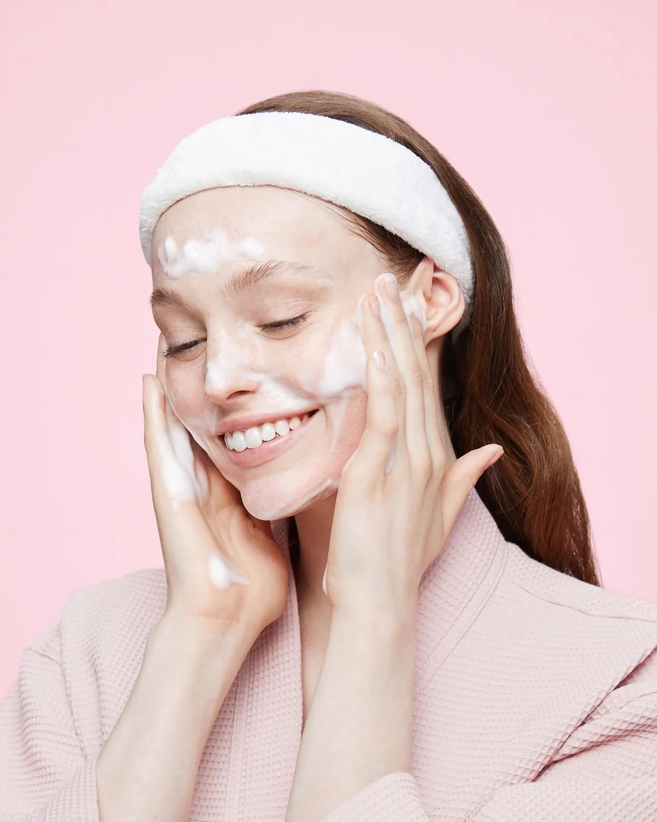 Mousse Démaquillante Nettoyante Visage Bio Enrichi en Eau de Rose de Damas Vegan 150 ml