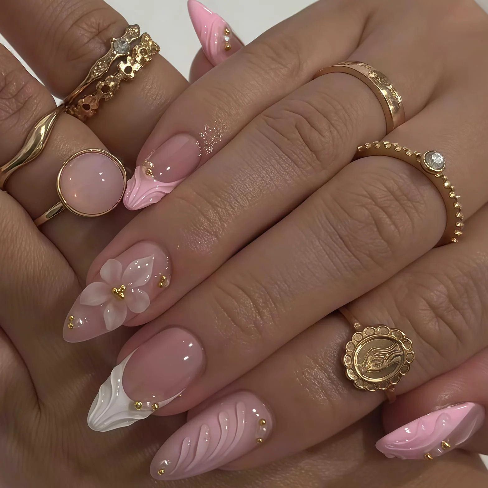 Set manucure 24 pièces ongles pressés French tip rose perles dorées paillettes fleurs 3D gel faux ongles réutilisables