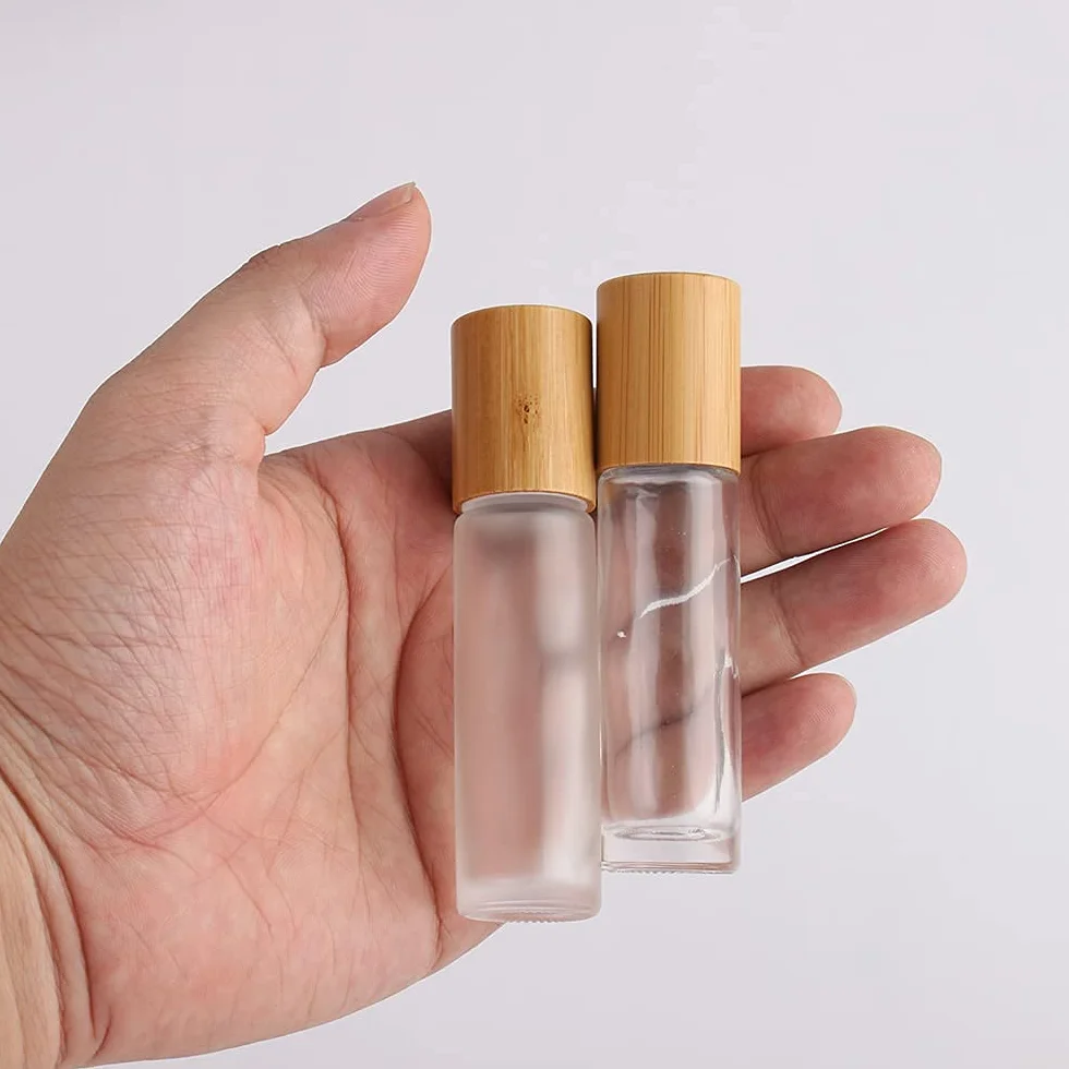 Flacons à bille en verre dépoli 10 ml avec couvercle en bambou pour huiles essentielles