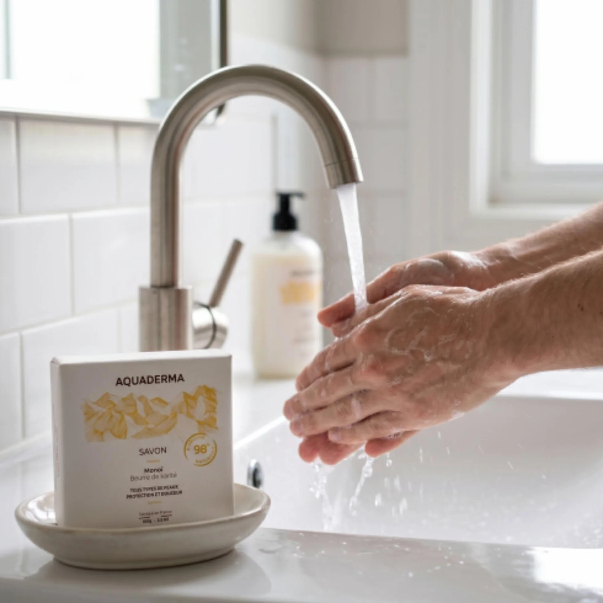 Savon Monoï 100 g – Savon Solide Parfumé – Nettoyage Doux Corps & Mains – Parfum Exotique
