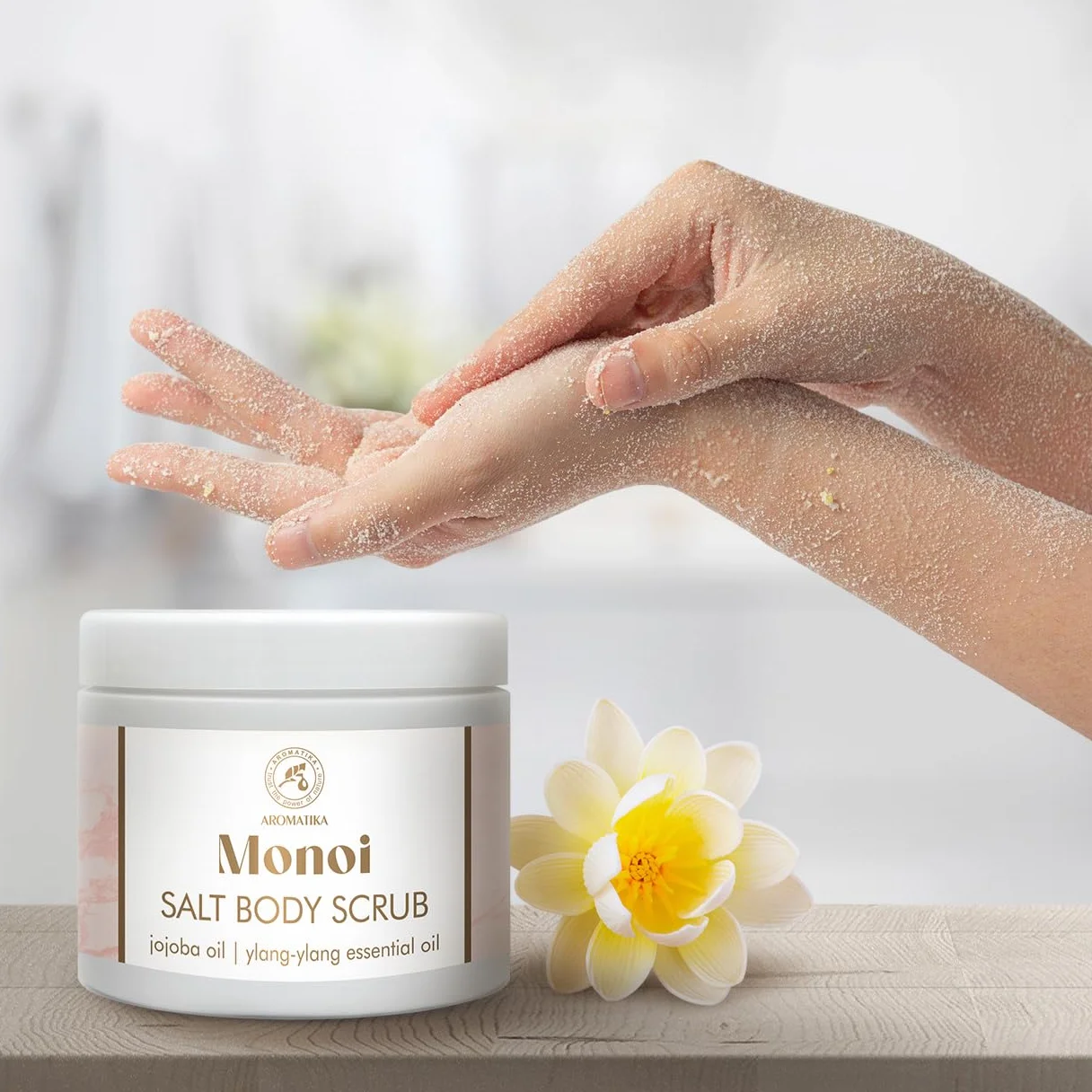 Gommage Corporel Monoi 500 g - Gommage au Sel à Huile de Jojoba et Ylang-Ylang - Hydratant Corps