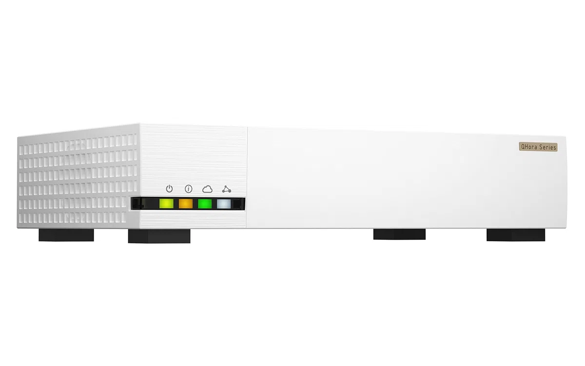 Qnap QhorA-322 - Router - Rete 2,5gbe, 10gbe
