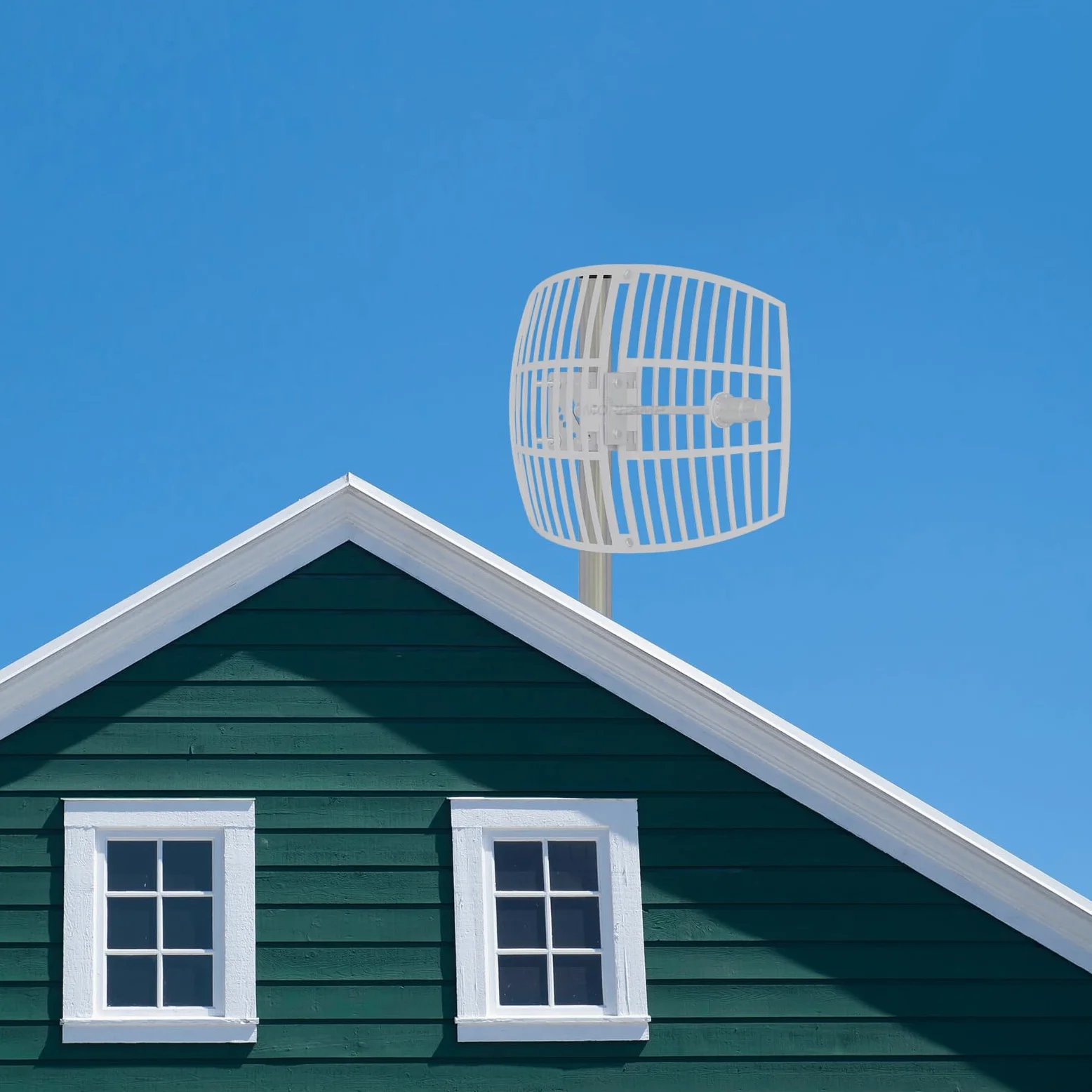 Antenne WiFi grillagée 5 GHz avec gain de 24 dBi – Réception Wi-Fi longue distance jusqu'à 10 km, résistante aux intempéries, avec câble basse perte de 10 m, compatible SMA et RP-SMA (5 GHz)