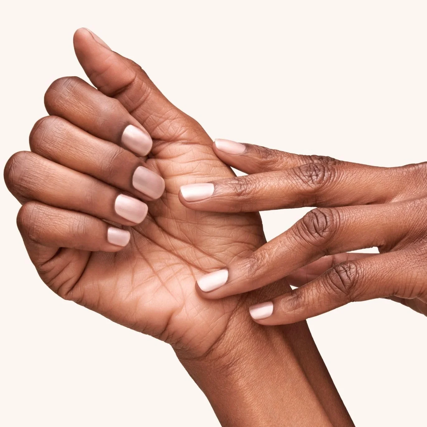 Mavala Colorfix Ultra-Brillant Top Coat Transparent Renforcé Acryl Dur et Flexible Protection Durable contre l’Écaillement 10ml