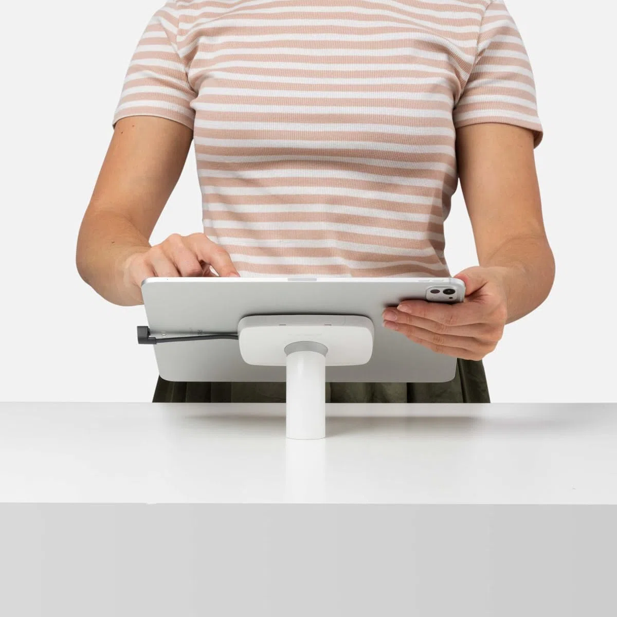 Bouncepad Core Desk – Support de Tablette antivol Compatible avec iPad et Autres tablettes (Noir)