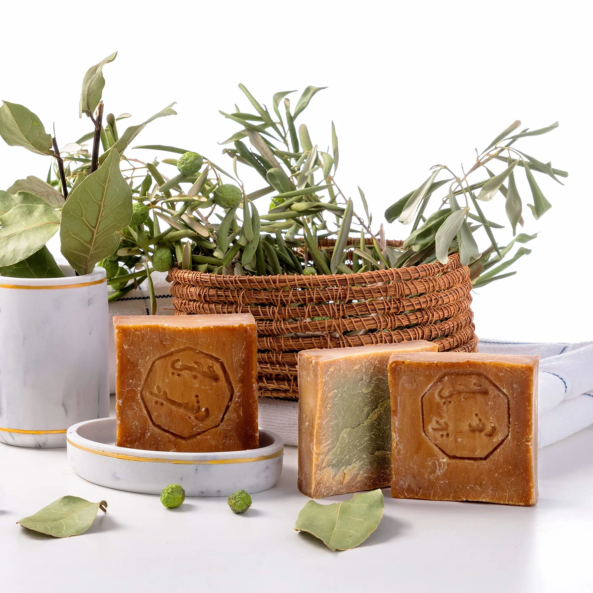 Natura Germania Ensemble de 3 savons d'Alep 60% huile d'olive 40% huile de laurier 200g chacun