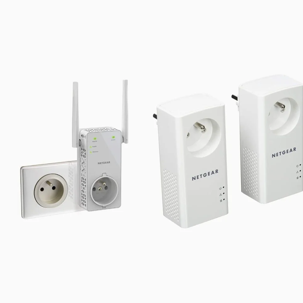 NETGEAR Répéteur WiFi, Amplificateur WiFi AC1200, WiFi Booster, jusqu'à 90m², WiFi Extender avec Prise de courant Intégrée & Pack de 2 prises CPL 1000 Mbps avec Prise Filtrée, et 1Port Ethernet