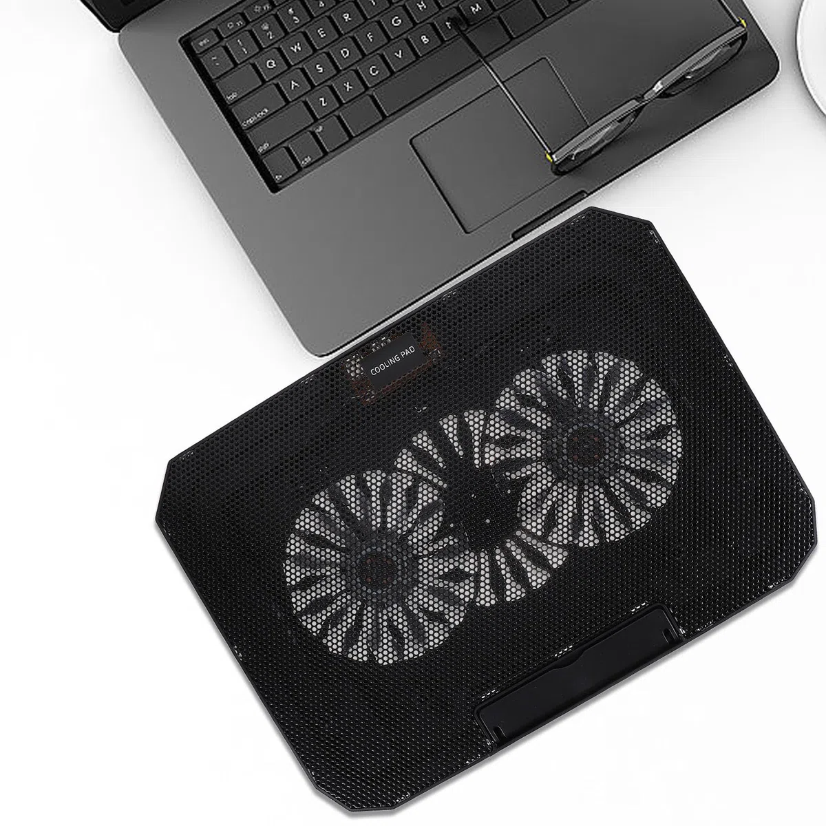 Ipetboom Refroidisseur USB pour Ordinateur Portable 14-156 Pouces Support Ventilé en ABS Léger 4 Vitesses Réglables Radiateur Silencieux Portable Bureau