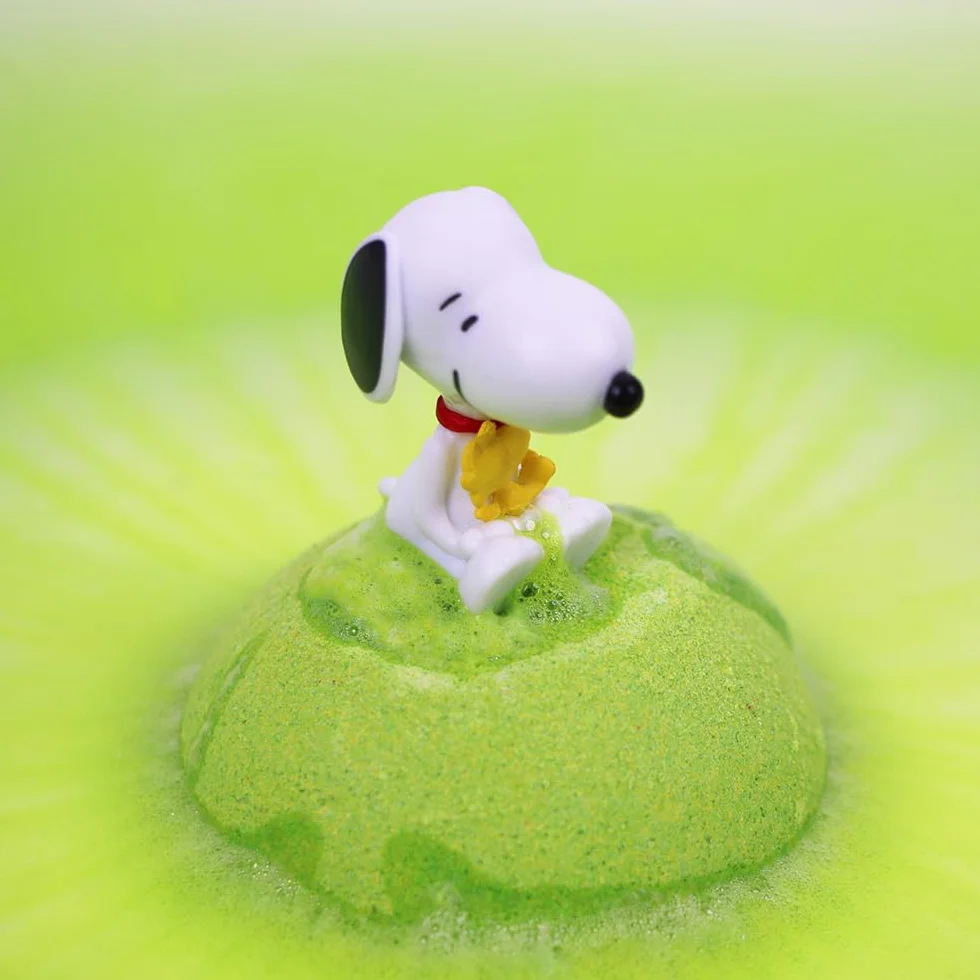 ZIMPLI Grande Bombe de Bain Surprise Peanuts Figurine Snoopy à Collectionner Cadeau Sac de Fête