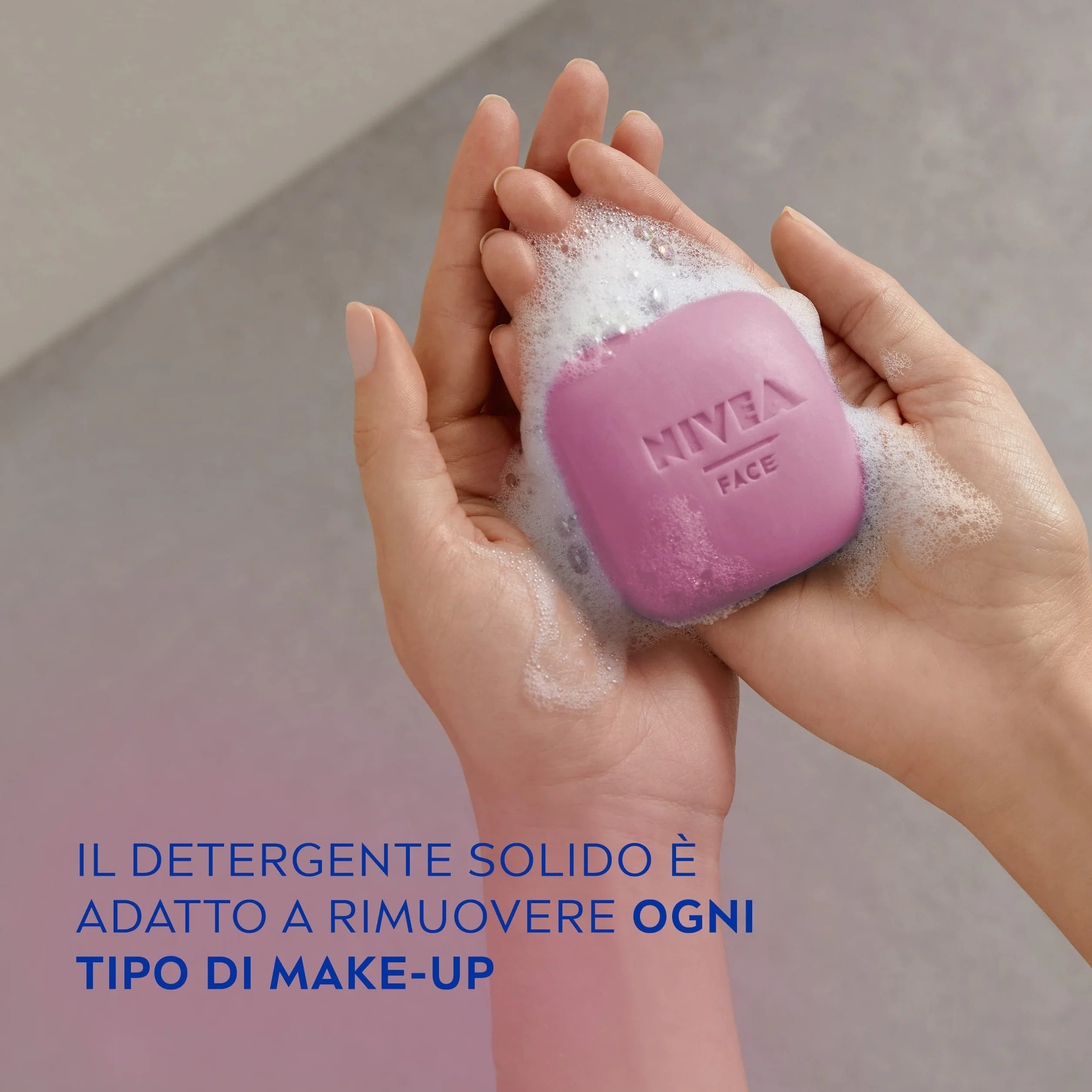 NIVEA NATURALLY CLEAN Démaquillant visage solide 75 g extrait thé noir formule végétalienne