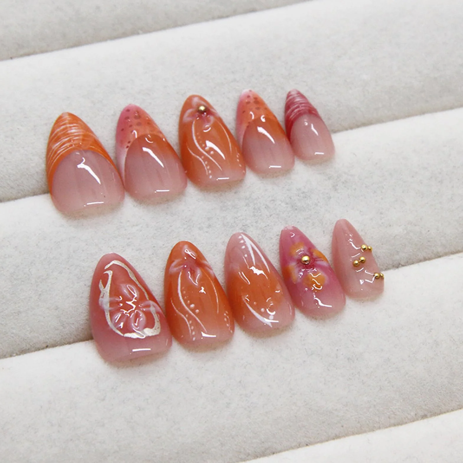 GlamRays 30 pièces Stickers Ongles 3D Fleurs d'oranger, Faux Ongles French Tip Amande Moyenne Design Cristal