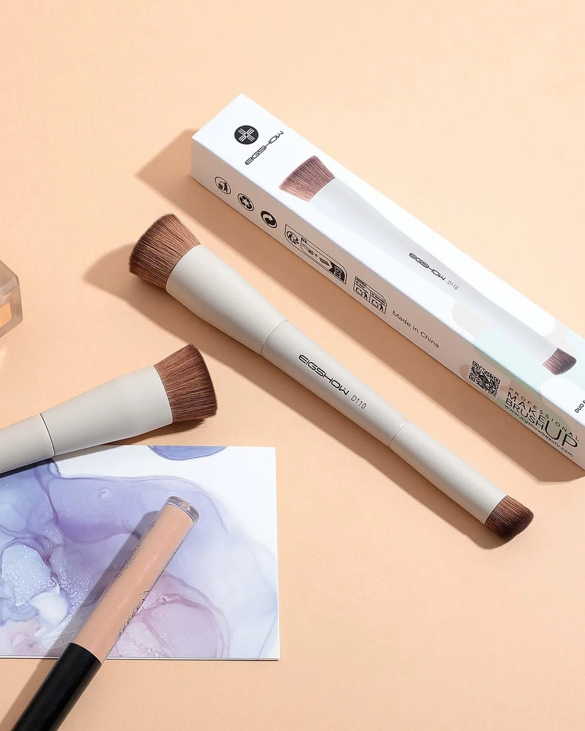 Pinceau de maquillage double extrémité fond de teint et anticernes EIGSHOW D110 Beige