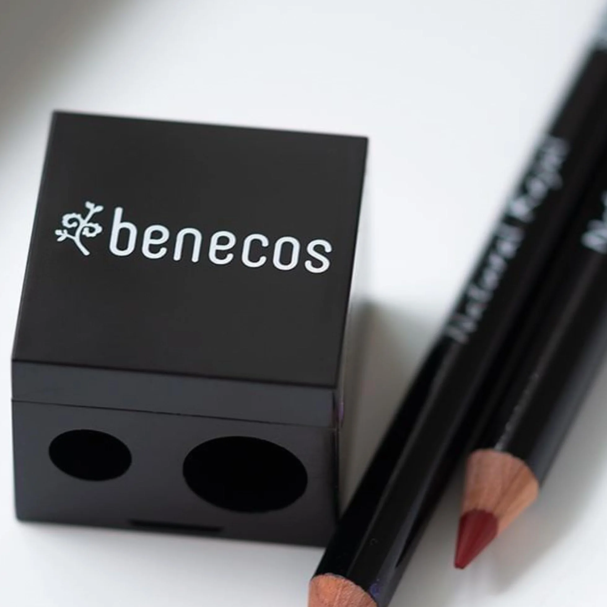 Benecos Taille-Crayon Double pour Crayons Cosmétiques avec Spatule de Nettoyage