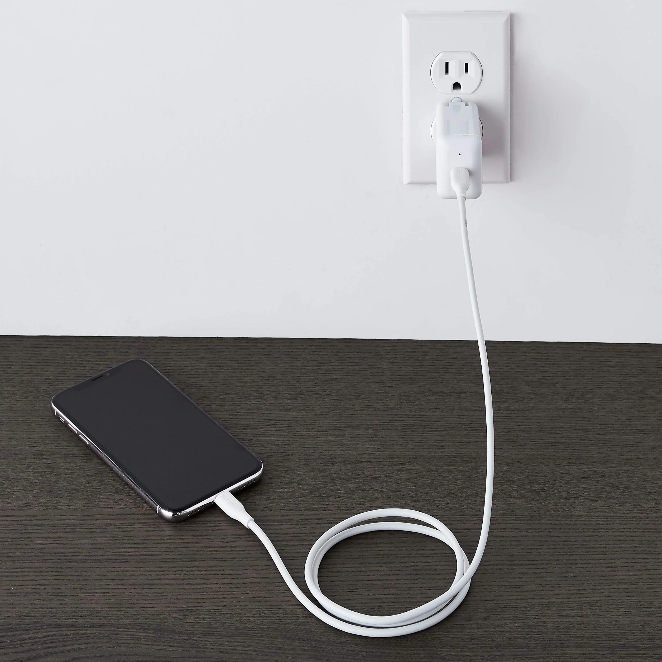 Amazon Basics Câble USB 2.0 Type C vers Lightning MFi 0.9 m Blanc
