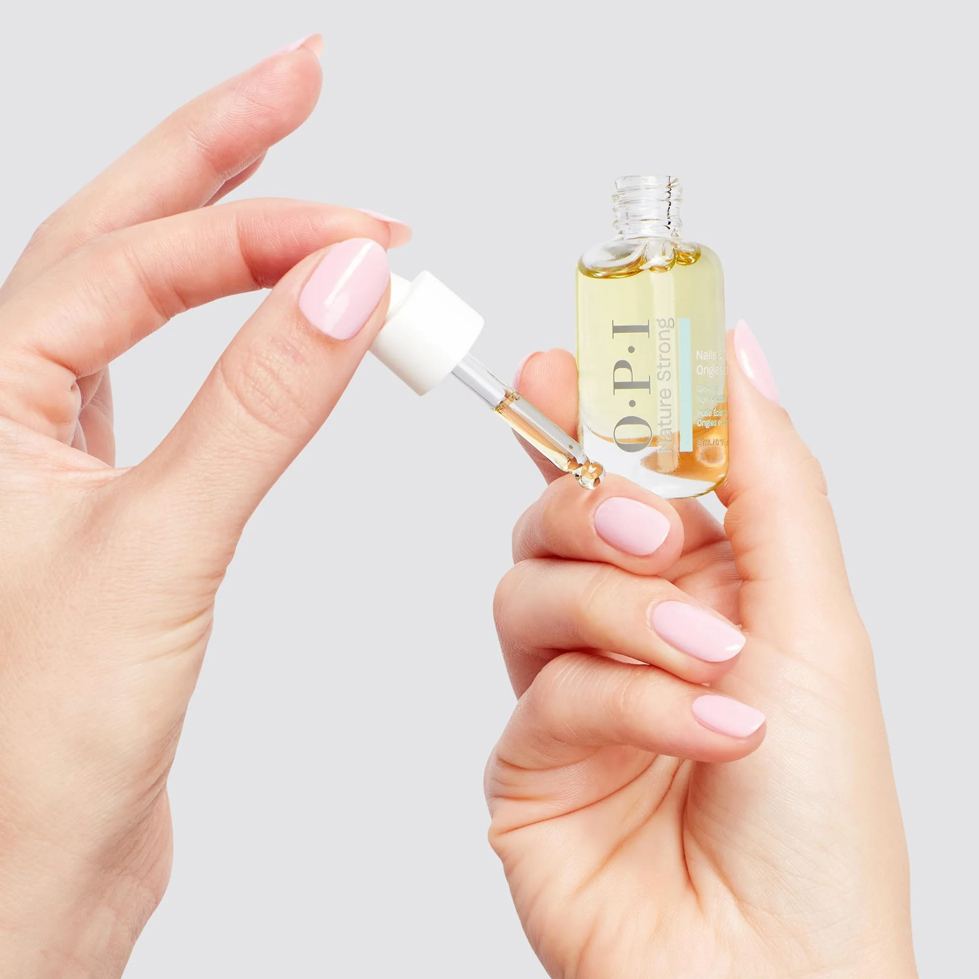 OPI Nature Strong Huile Ongles & Cuticules Glow Up – Vitamine E, Origine Naturelle – 8 ml