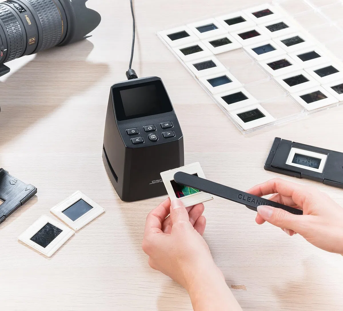 Scanner autonome 16 Mpx / 4920 dpi pour diapositives et négatifs SD-1500.dig [Somikon]