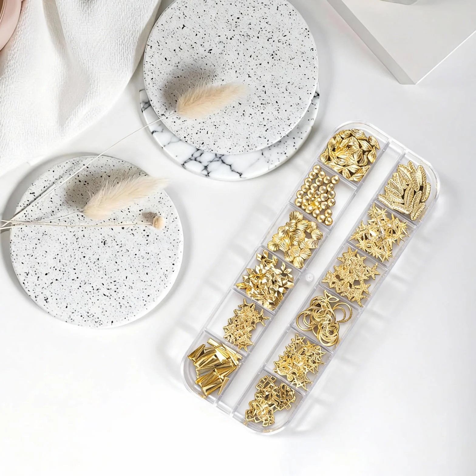 Lot de 7 Boîtes Strass Ongle Nail Art avec Bijoux Ongles, Décorations 3D, Stylo à Cire et Pinces