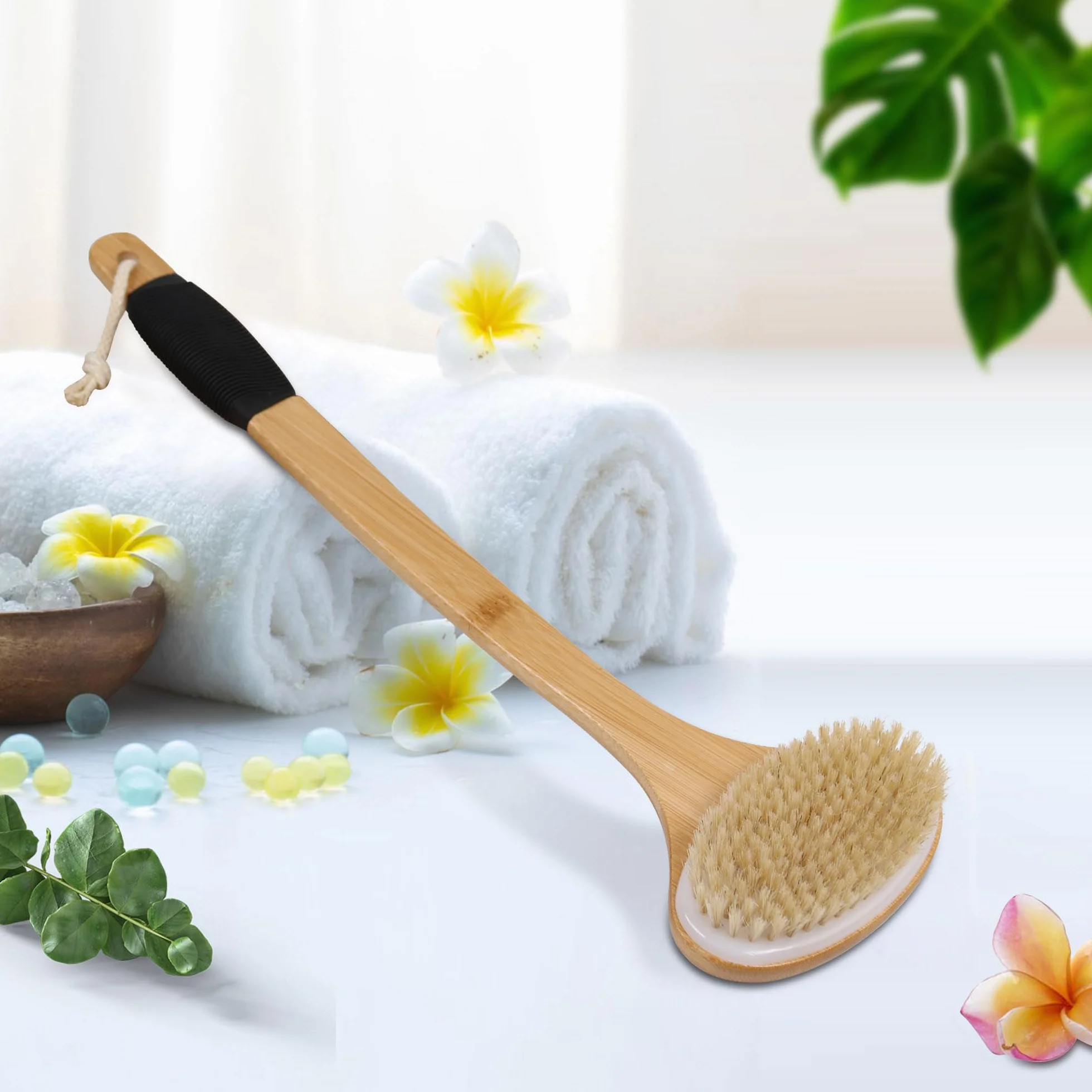 Brosse à récurer pour le dos OWIIZI, poils de sanglier rigides, manche long antidérapant en bambou incurvé, nettoyage en profondeur