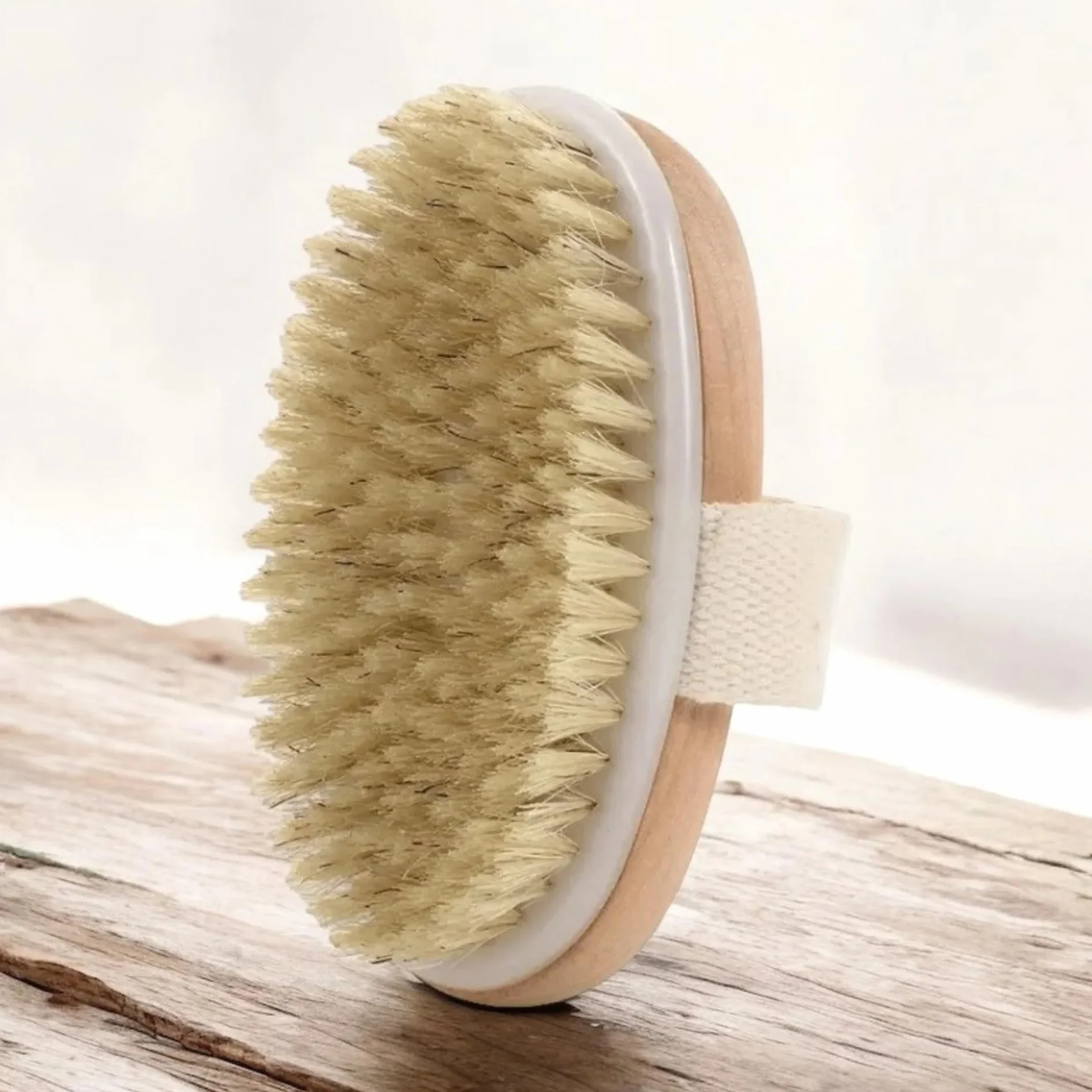 Davilis Brosse pour le corps exfoliant en bois poils naturels élimine cellulite peau morte drainage lymphatique circulation