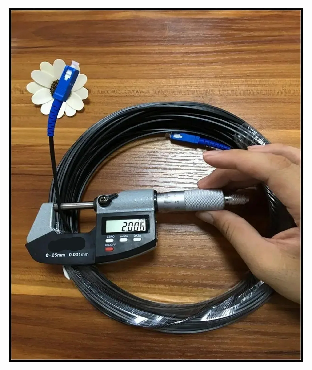 Câble de descente intérieur à fibre optique monomode - 1 conducteur, 2 fils d'acier, connecteurs SC UPC et LC UPC, longueur 500 m/600 m(Black,SC UPC 500m)