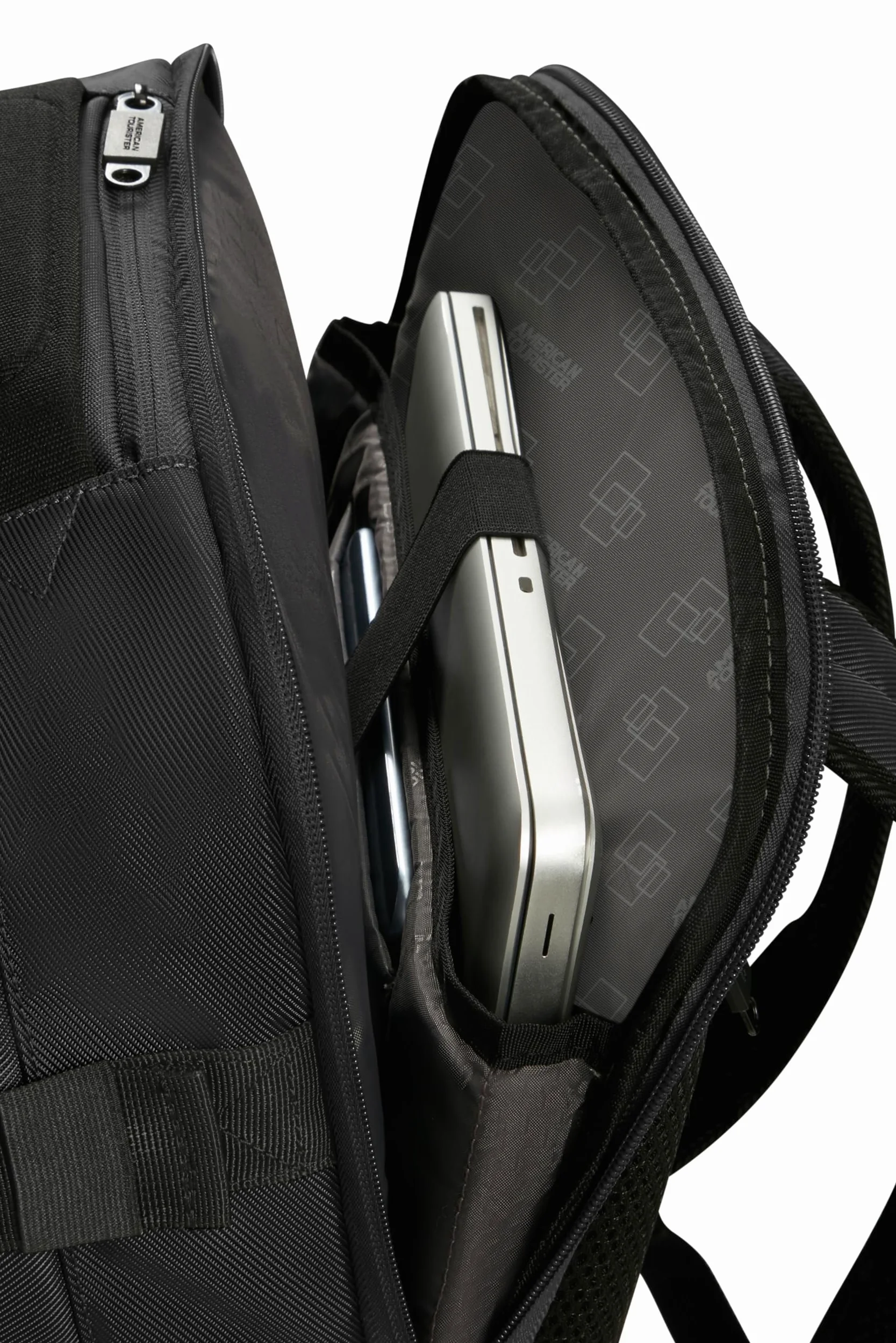 American Tourister Urban Track - Sac à Dos Ordinateur 15.6" – 45 cm, 29 L - 3 grands compartiments - Grande capacité - Ergonomique - Compartiment ordinateur rembourré - Noir (Asphalt Black)