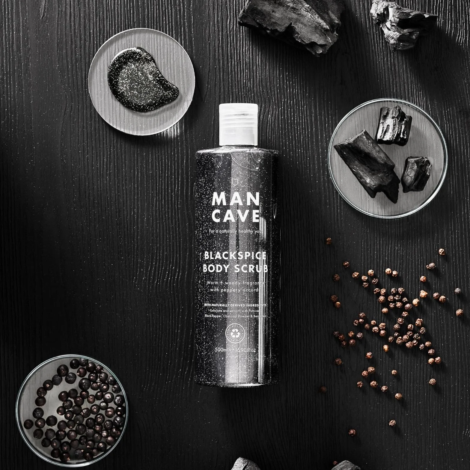 ManCave Blackspice Gommage corporel 500 ml pour homme exfoliant charbon de bois pierre ponce